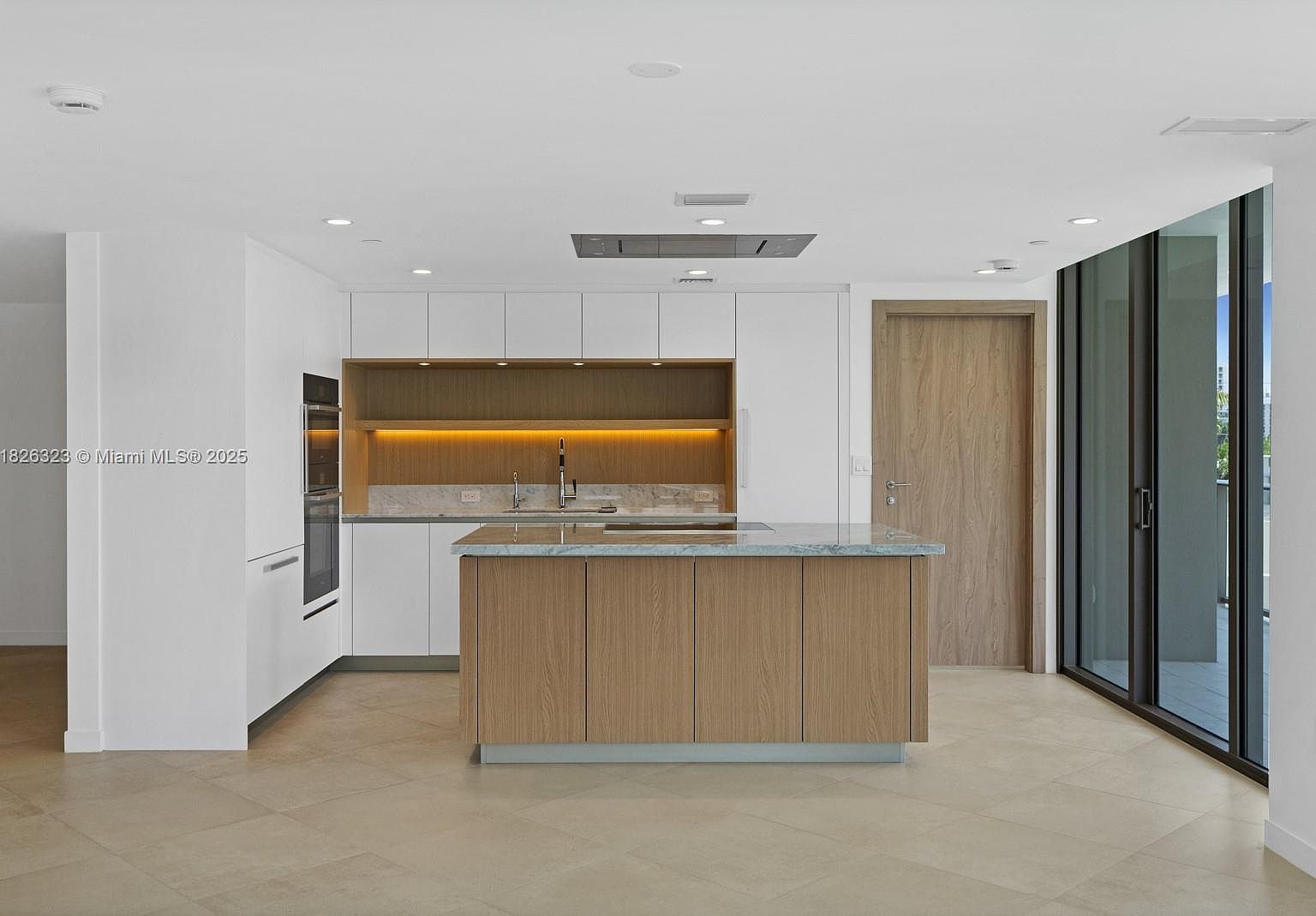 1135 103rd St UNIT 408 Miami Beach, FL 33154 - Thumbnail 5