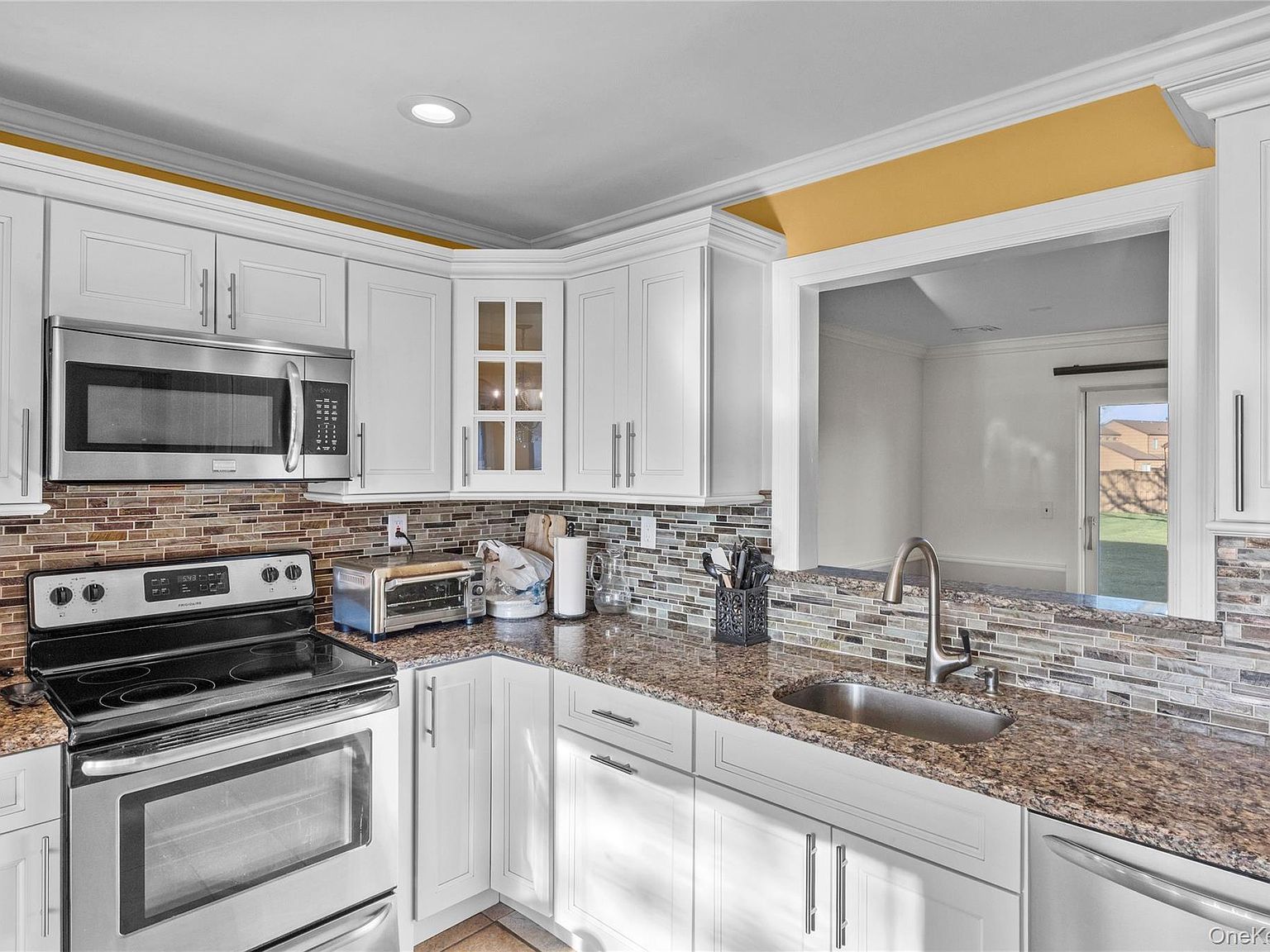 117 Scarlett Dr Commack, NY 11725 - Thumbnail 5