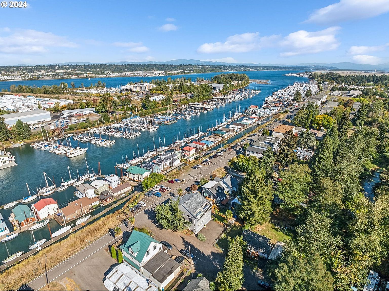 2 NE Bridgeton Rd Portland, OR 97211 - Thumbnail 5