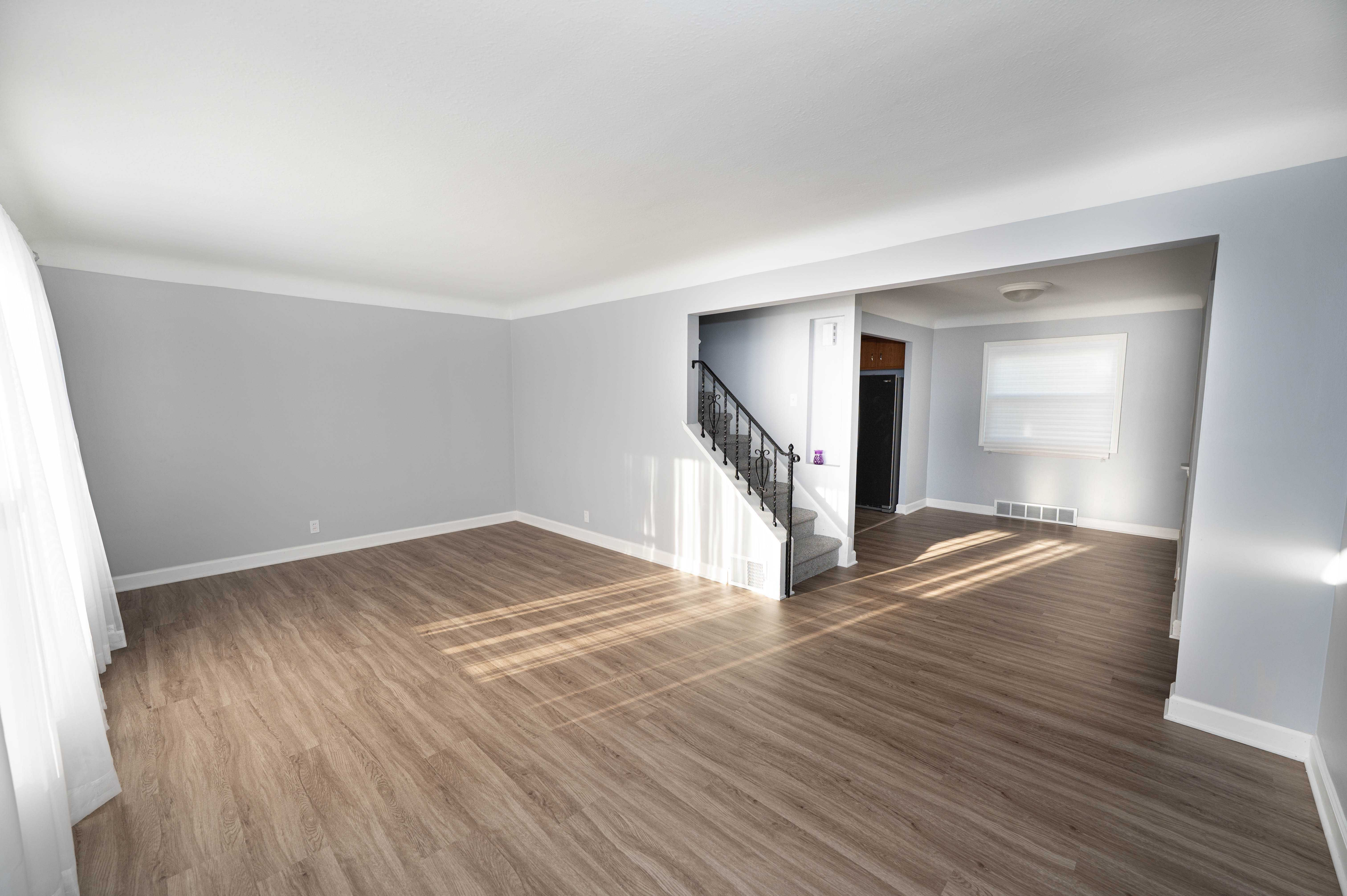 1574 Hawthorne Drive, Mayfield Heights, OH, USA, 44124 - Thumbnail 5