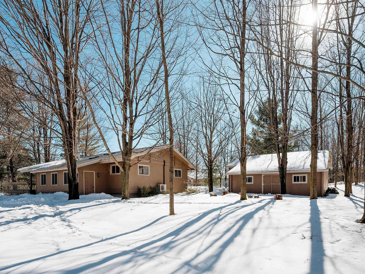 10667 S Timberlee Dr Traverse City, MI 49684 - Thumbnail 5