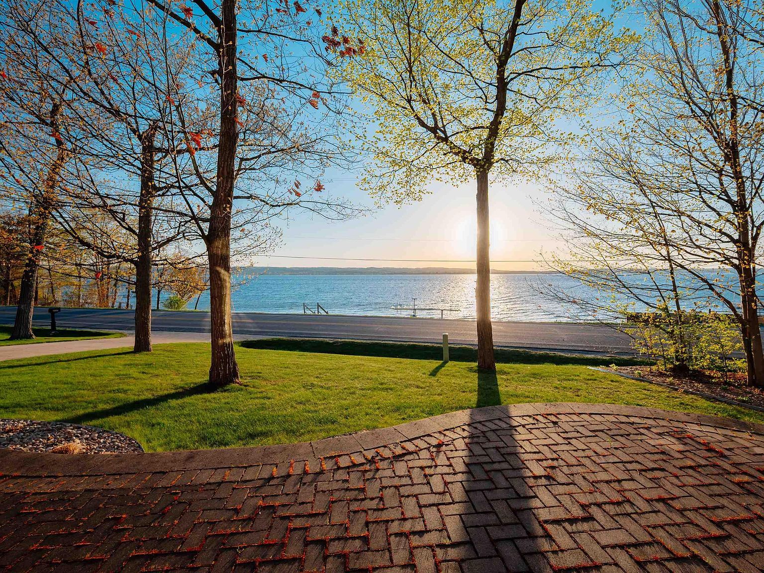 6860 Peninsula Dr Traverse City, MI 49686 - Thumbnail 5