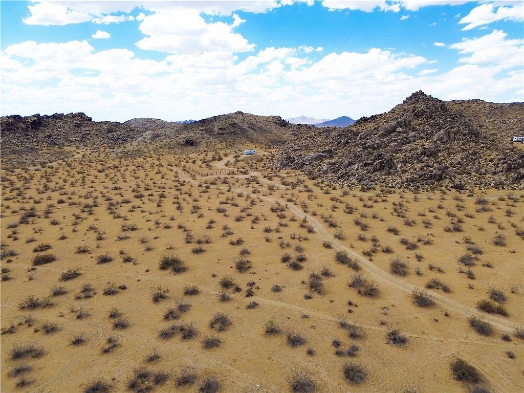 16 Laguna Seca Rd Apple Valley, CA 92307 - Thumbnail 5