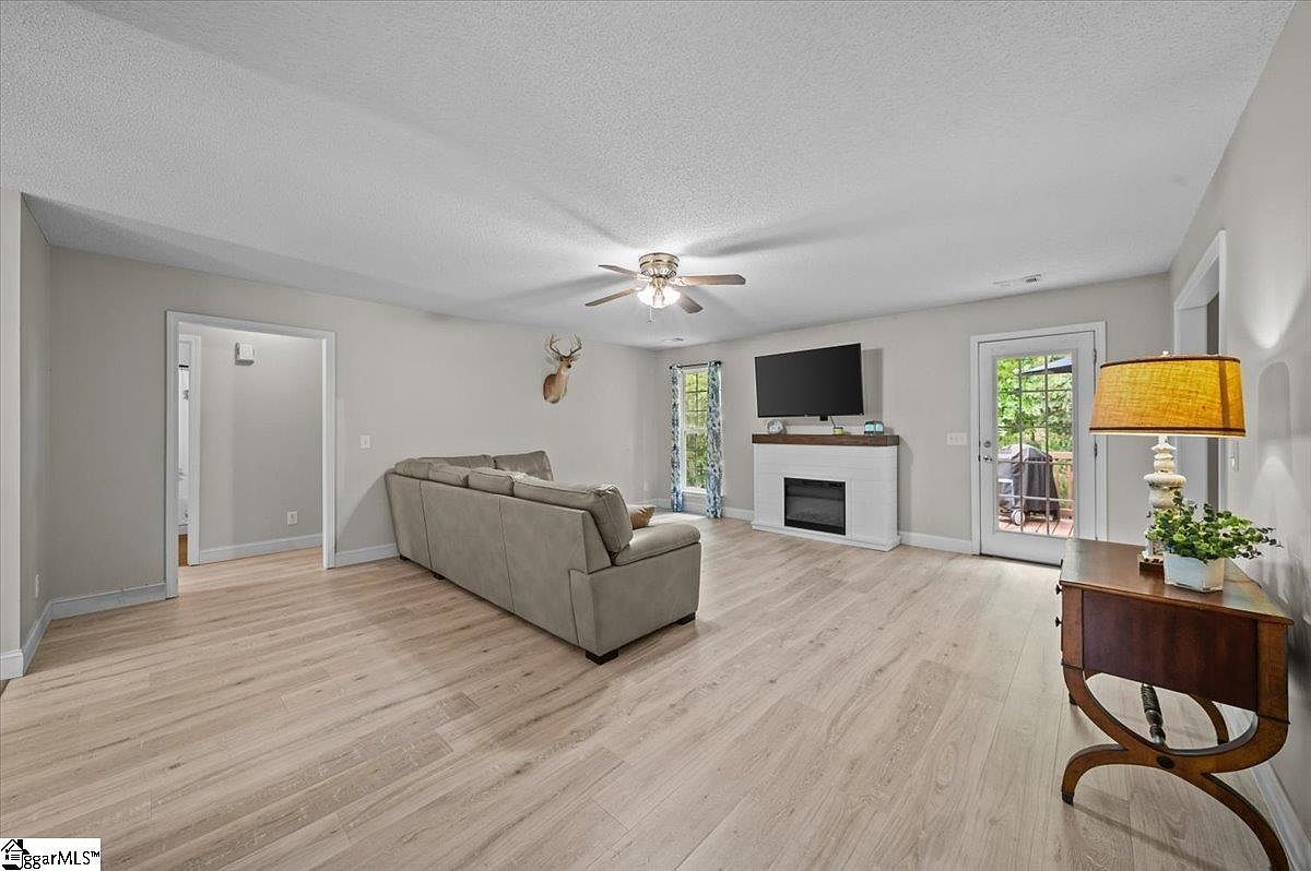 108 W Peninsula Dr Laurens, SC 29360 - Thumbnail 5