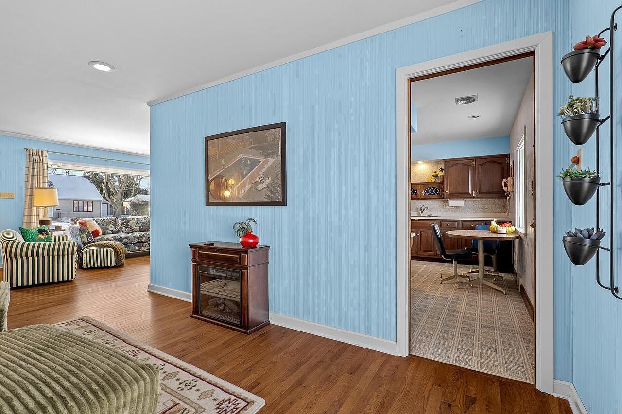 2112 Markham St Manitowoc, WI 54220 - Thumbnail 5