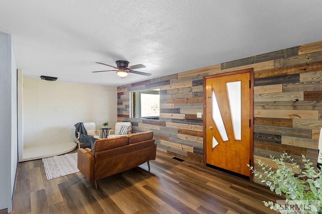 1455 SE Bonneville Dr Idaho Falls, ID 83404 - Thumbnail 5