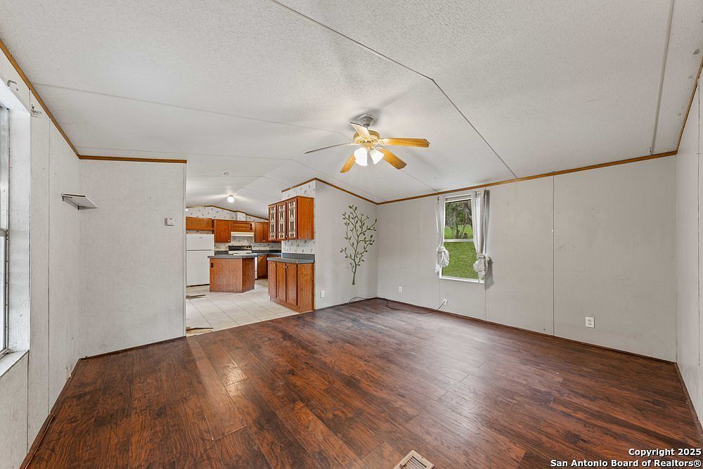 499 Private Road 180 Helotes, TX 78023 - Thumbnail 5