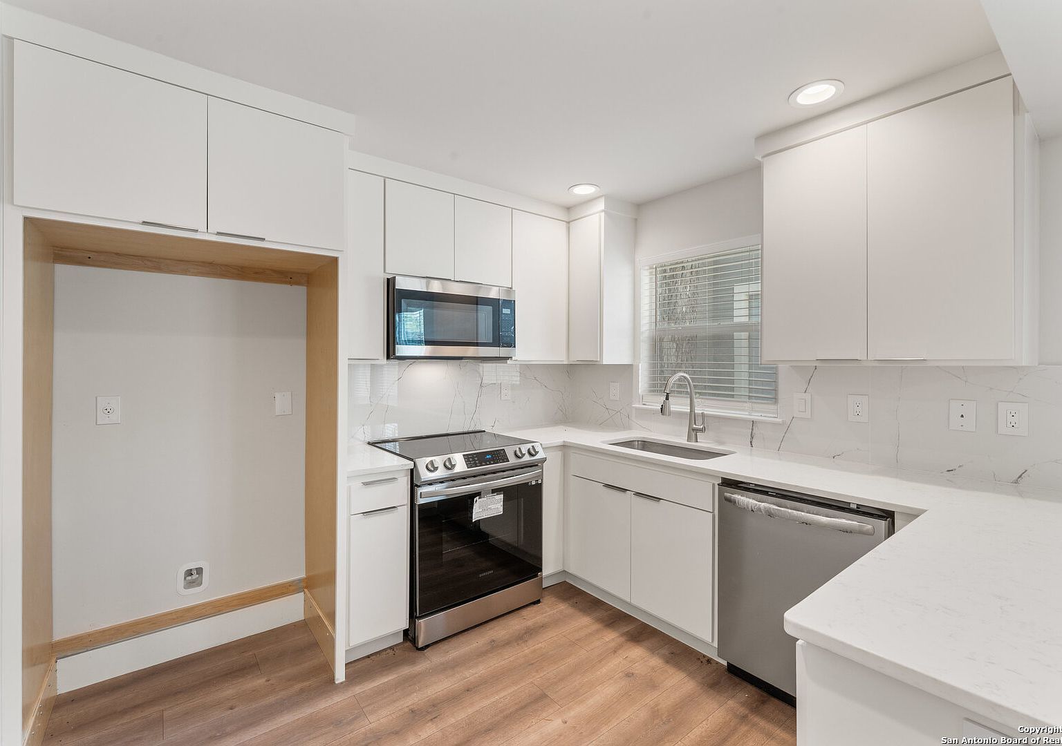 111 W Young San Antonio, TX 78214 - Thumbnail 5