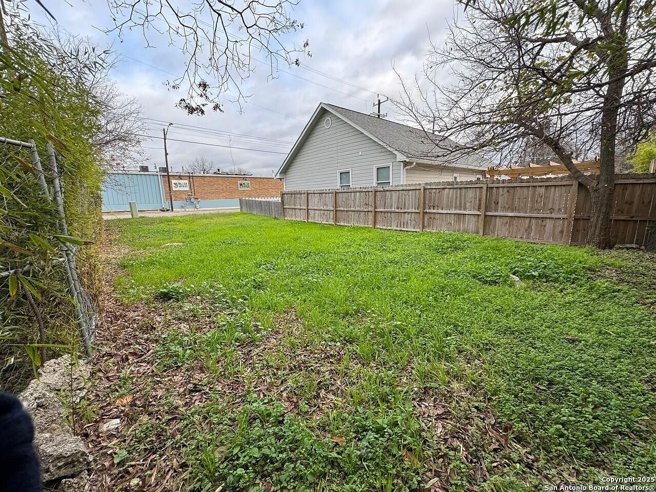 423 N Hackberry St San Antonio, TX 78202 - Thumbnail 5