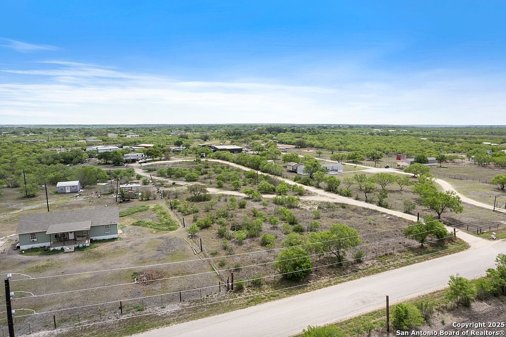 255 County Road 467 #F Hondo, TX 78861 - Thumbnail 5