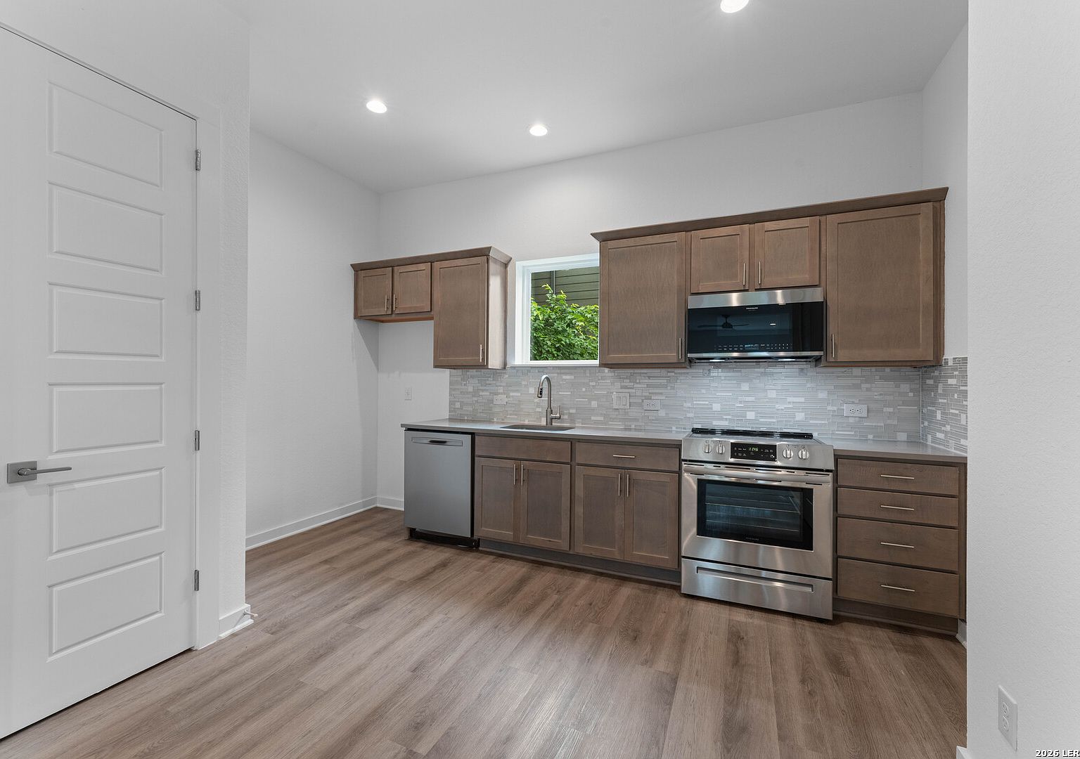 323/319 Howard St San Antonio, TX 78212 - Thumbnail 5