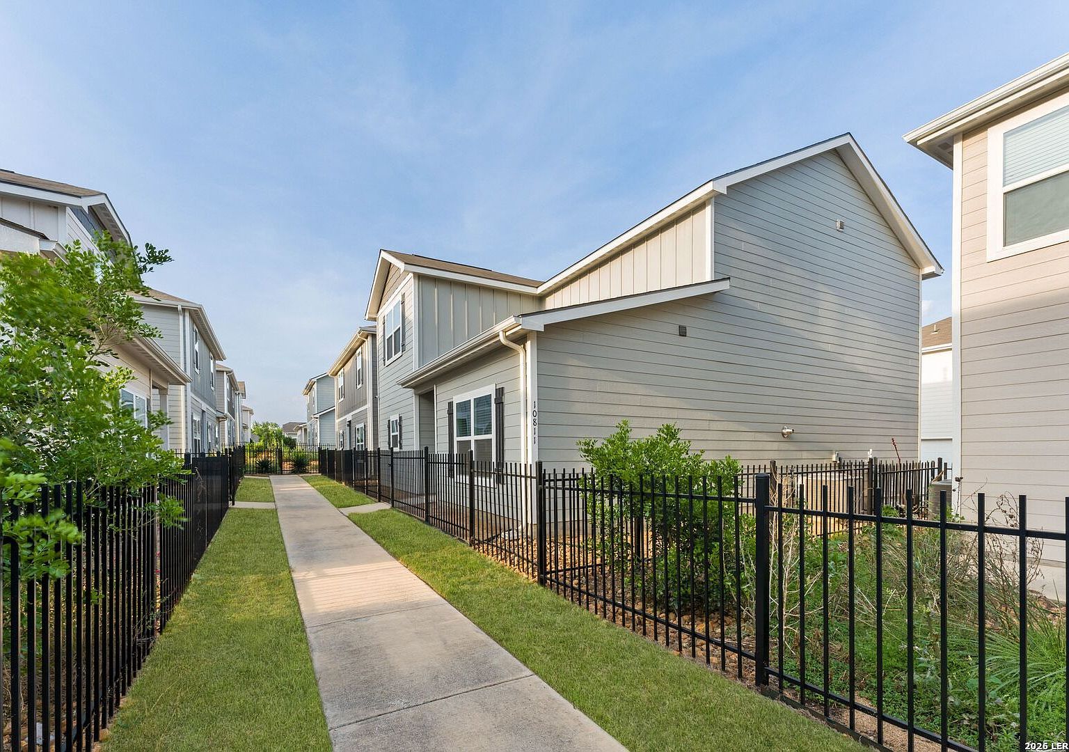 10811 Emerick St San Antonio, TX 78252 - Thumbnail 5