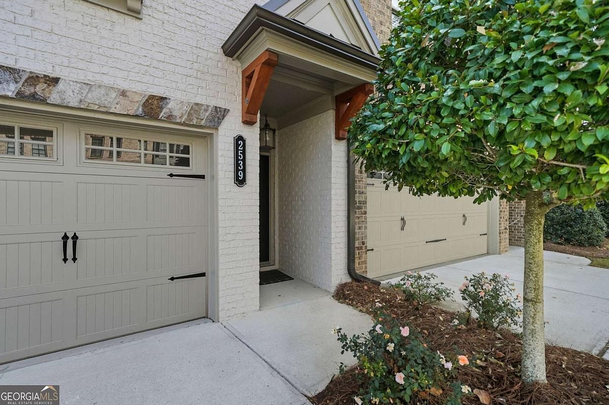 2539 Skyland Dr NE Atlanta, GA 30319 - Thumbnail 5