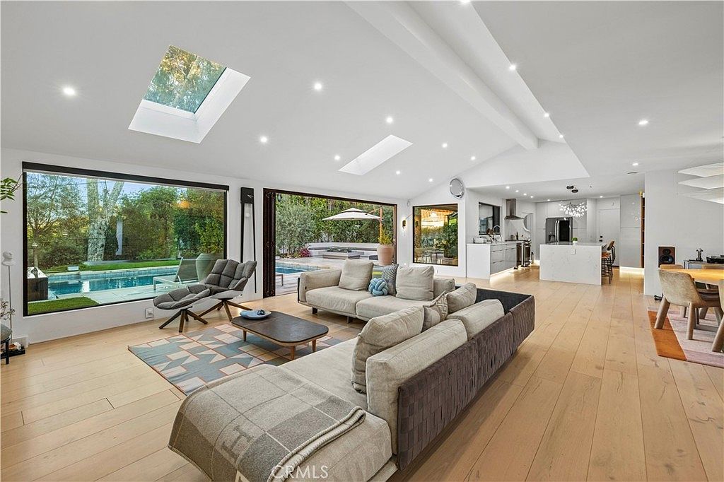 3640 Wrightwood Studio Ctr Studio City, CA 91604 - Thumbnail 5