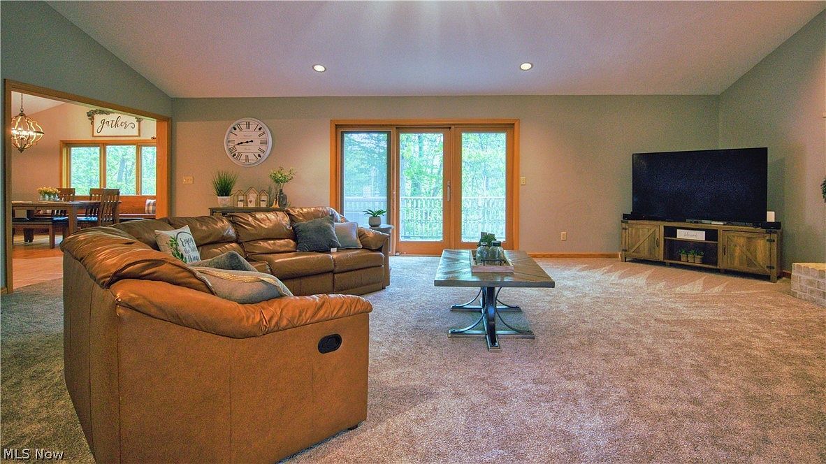 1751 Squaw Creek Dr Girard, OH 44420 - Thumbnail 5
