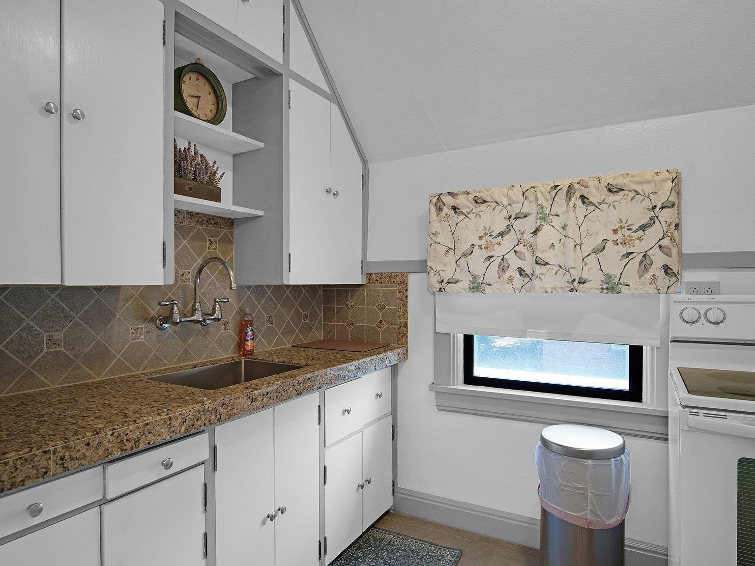 517 S Maple St Spokane, WA 99204 - Thumbnail 5