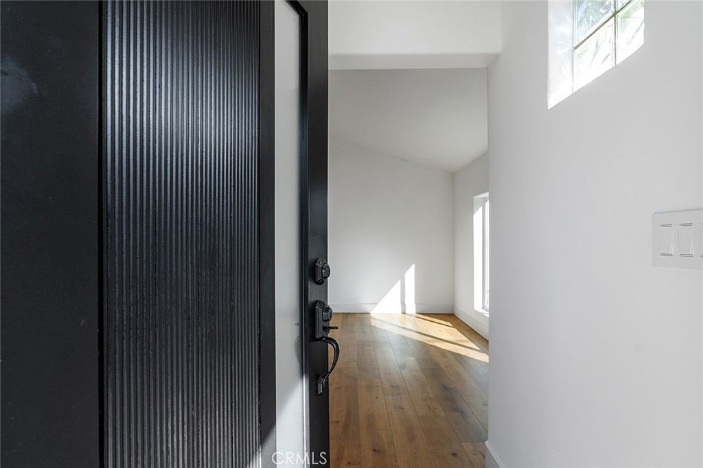 6015 Laurelgrove Ave North Hollywood, CA 91606 - Thumbnail 5