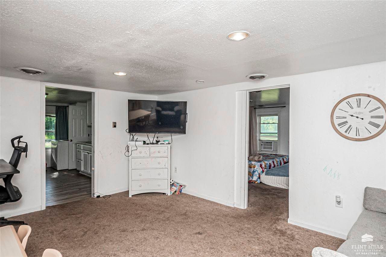 511 S Franklin St Junction City, KS 66441 - Thumbnail 5