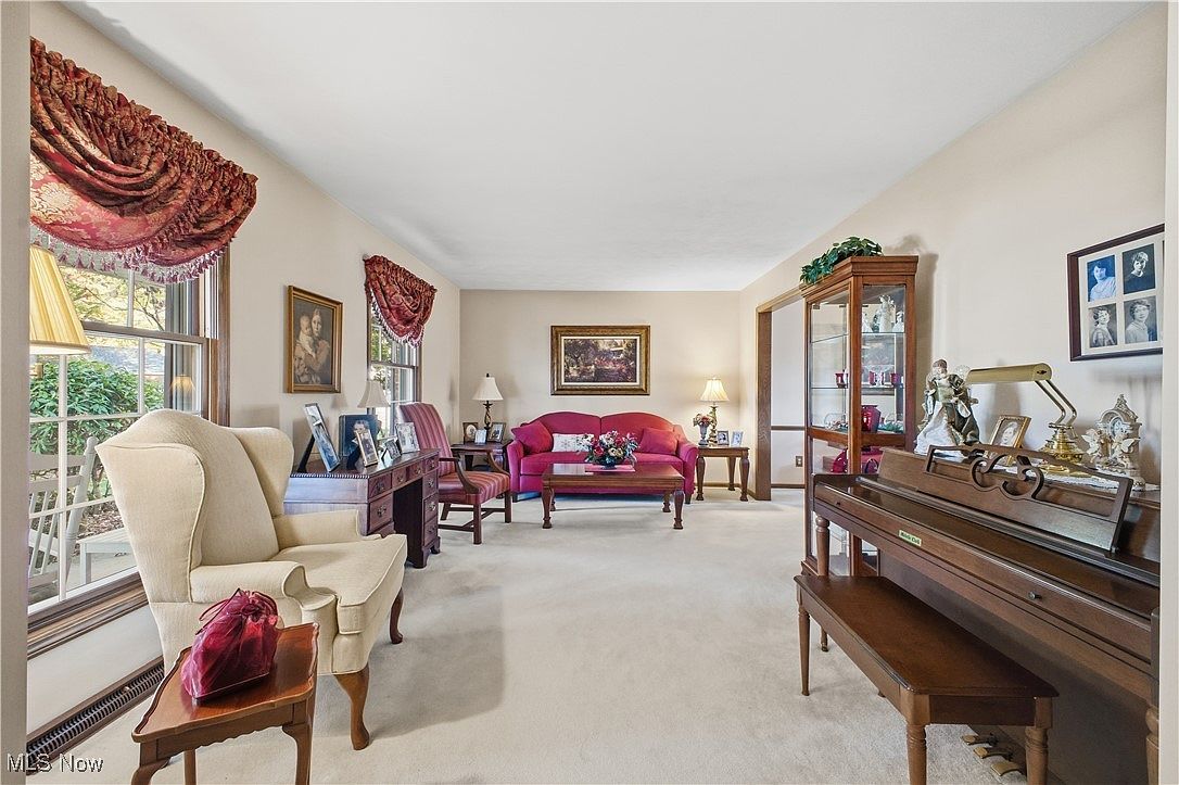 8479 Crystal Dr Youngstown, OH 44512 - Thumbnail 5