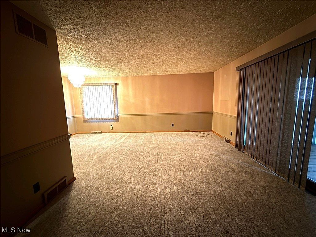 2851 Carlton Dr NW Warren, OH 44485 - Thumbnail 5