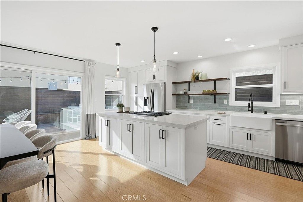 1600 Spreckels Ln Redondo Beach, CA 90278 - Thumbnail 5