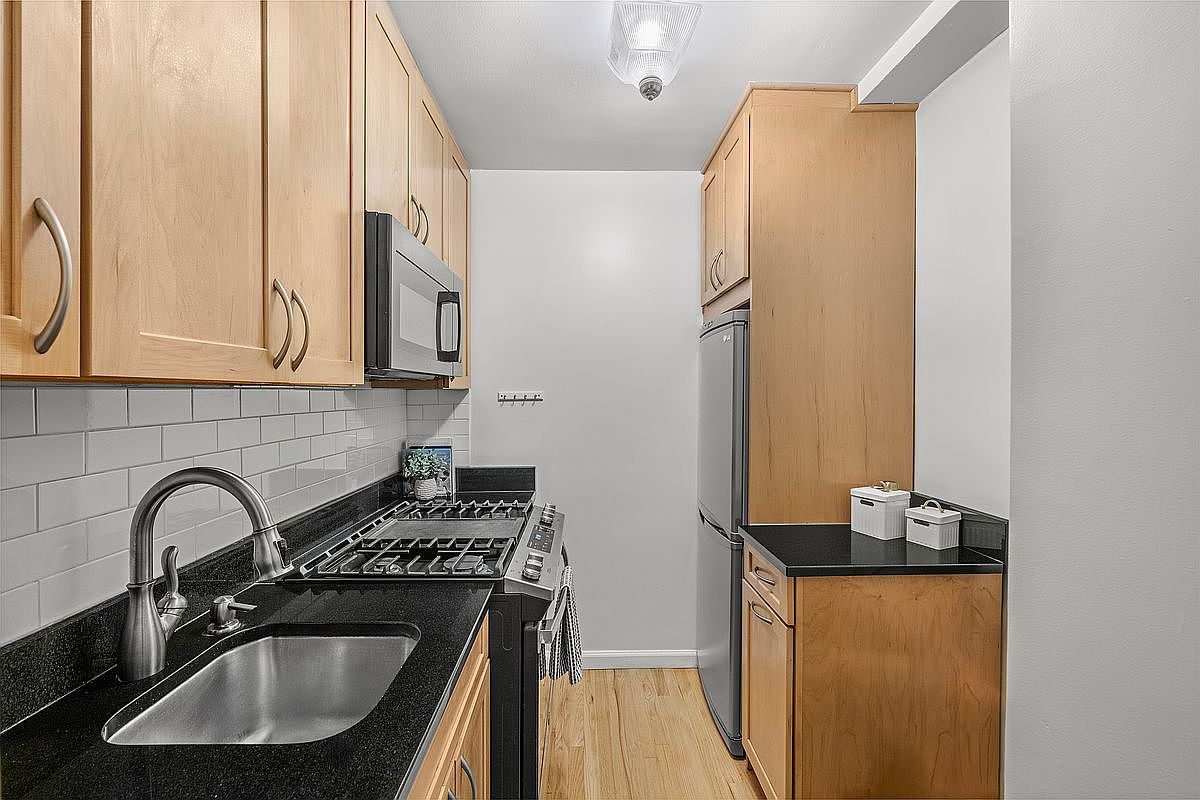 800 Grand Concourse APT 2BS Bronx, NY 10451 - Thumbnail 5