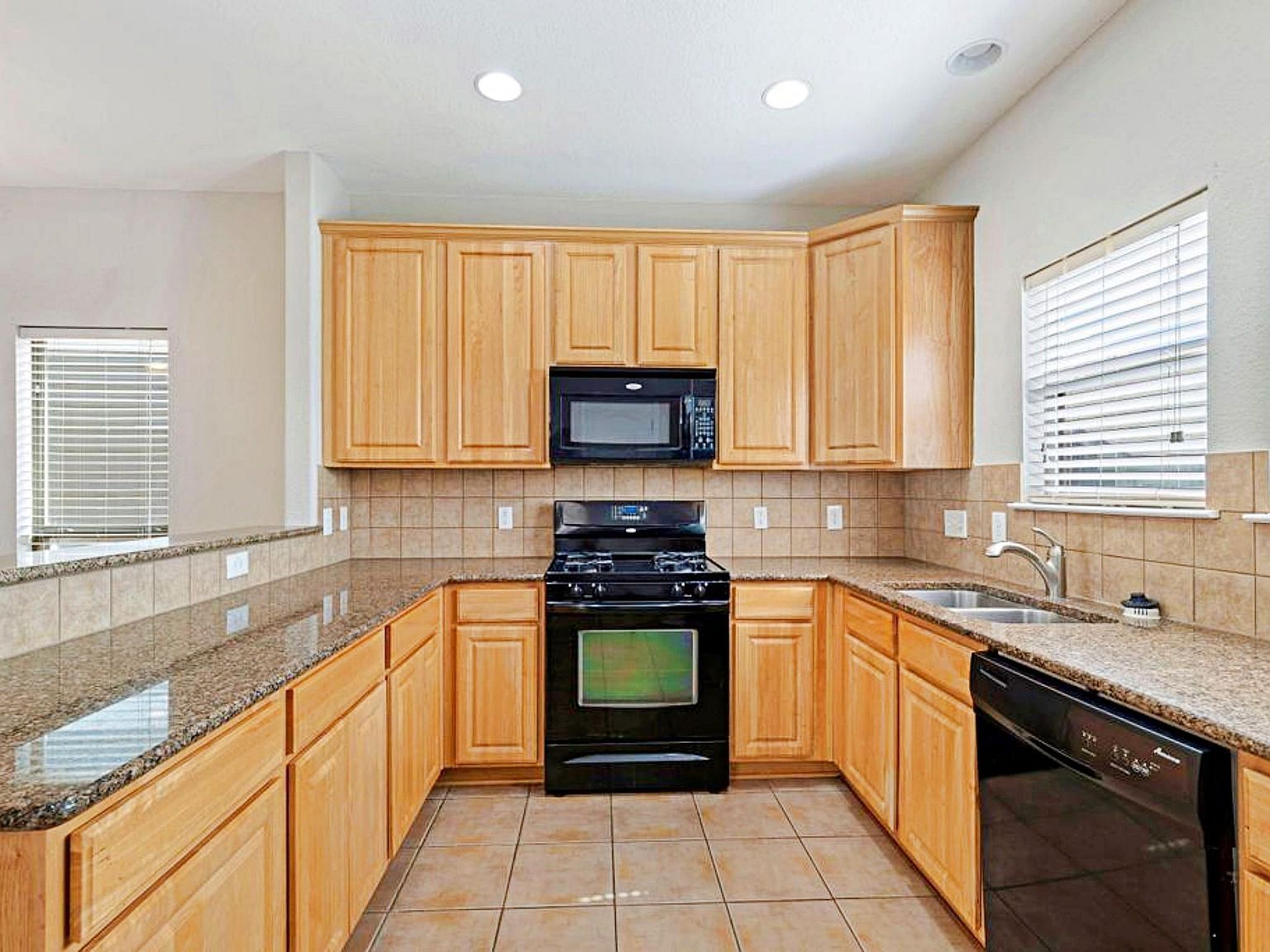 247 Cleveland Kyle, TX 78640 - Thumbnail 5