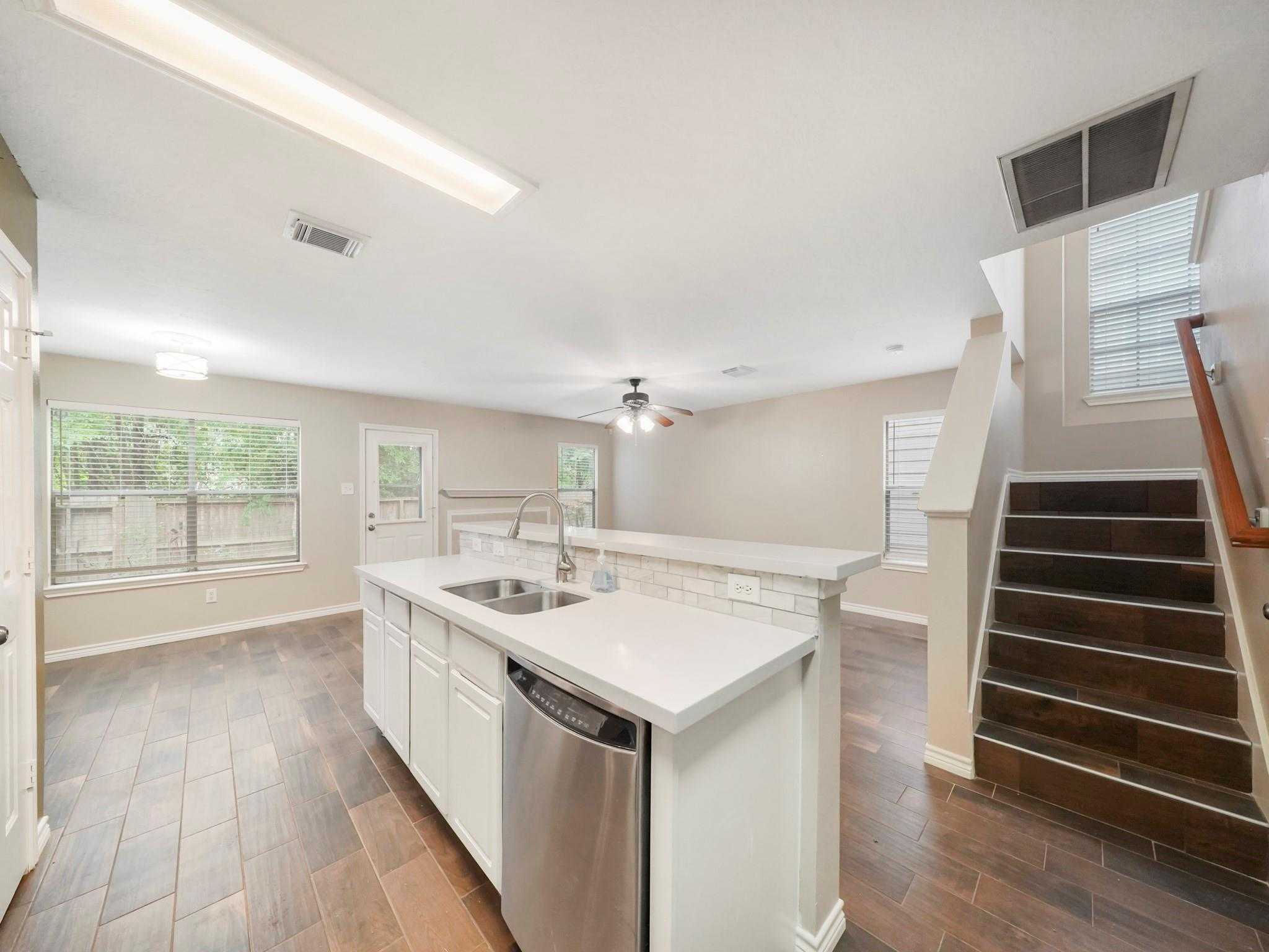 167 Anise Tree Place, Spring, TX, USA, 77382 - Thumbnail 5