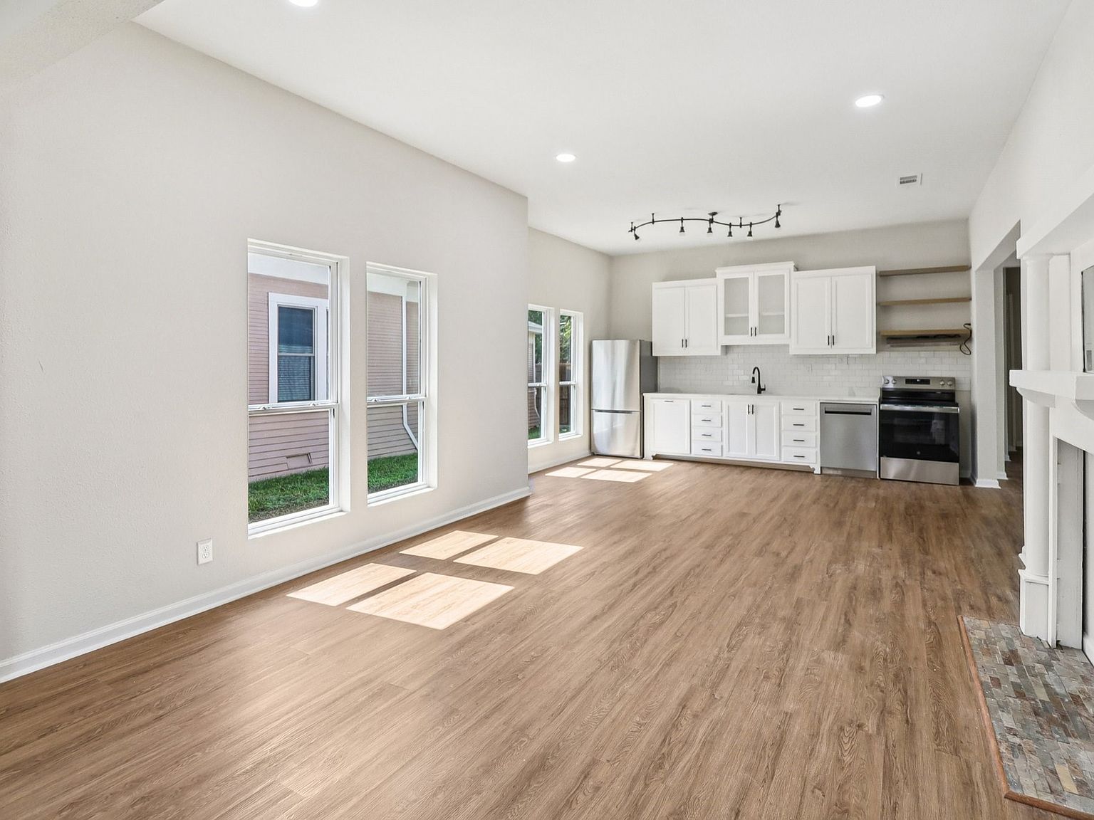 403 S Willomet Ave Dallas, TX 75208 - Thumbnail 5