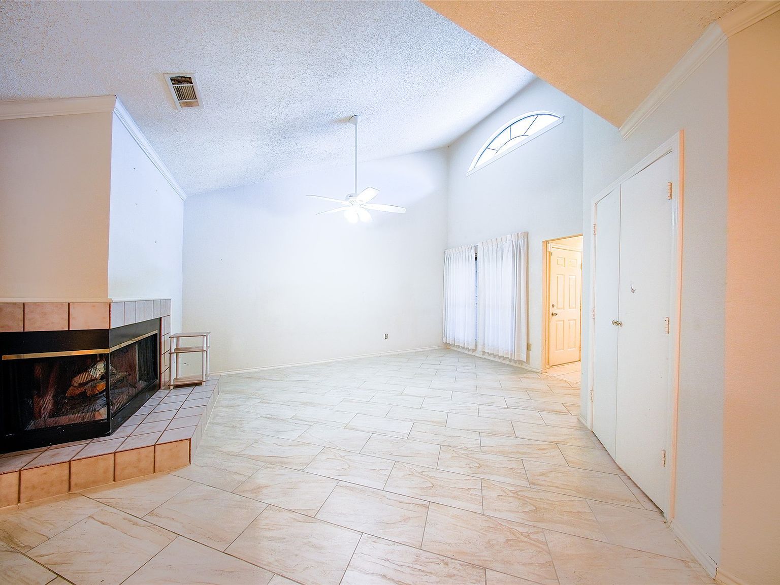 2800 Keller Springs Rd APT 1D Carrollton, TX 75006 - Thumbnail 5