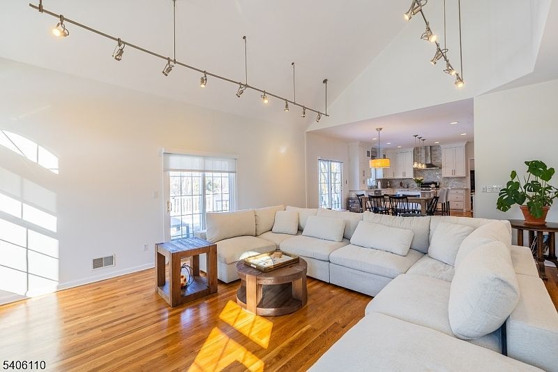 110 Distillery Rd Whitehouse Station, NJ 08889 - Thumbnail 5