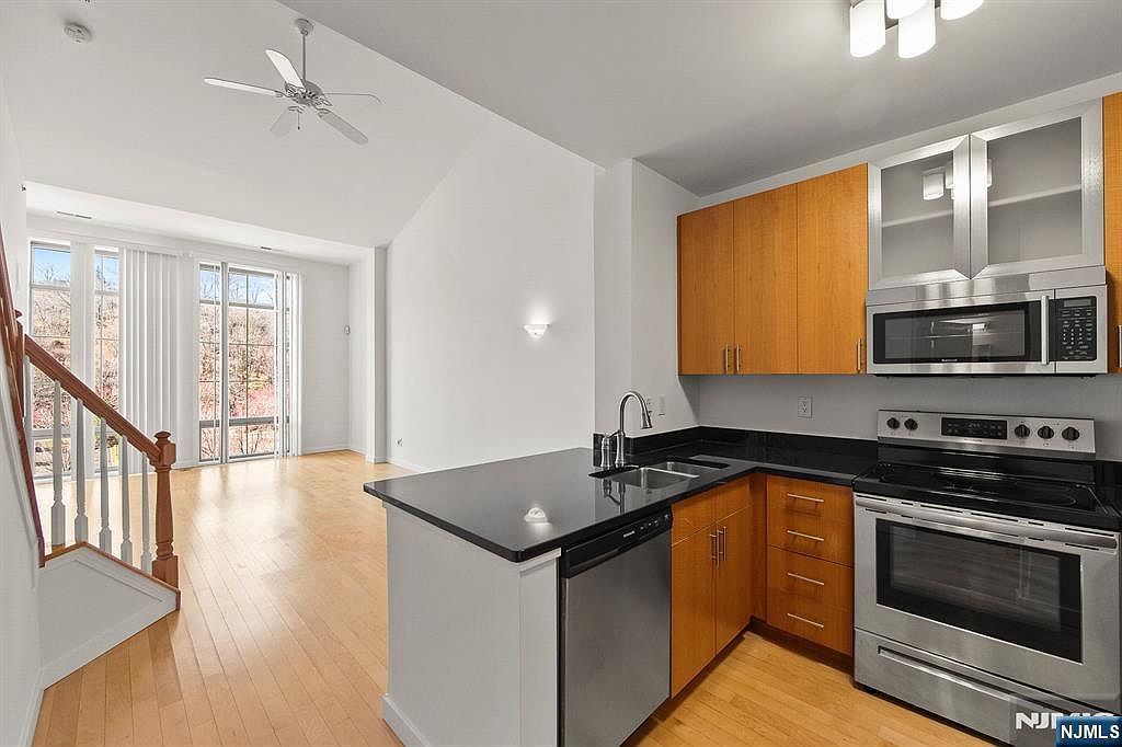 26 Avenue At Port Imperial APT 424 West New York, NJ 07093 - Thumbnail 5