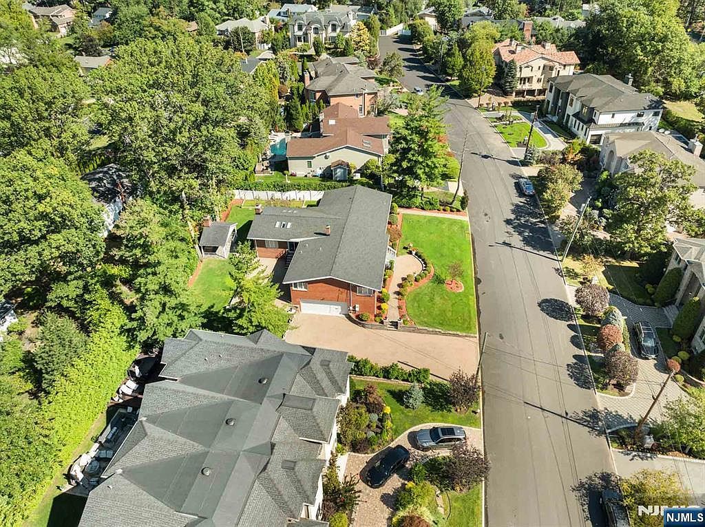 662 Summit St Englewood Cliffs, NJ 07632 - Thumbnail 5