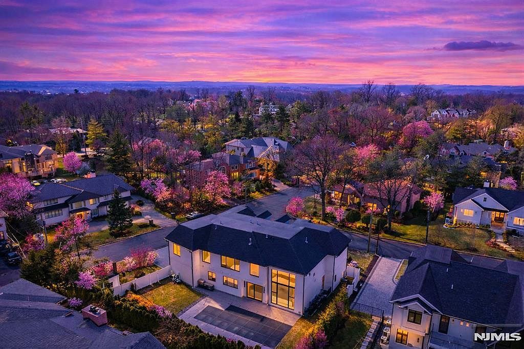 2 Maple St Englewood Cliffs, NJ 07632 - Thumbnail 5