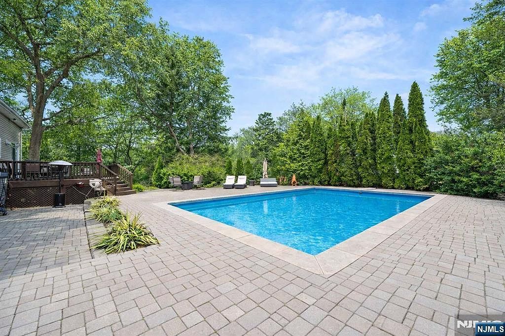 605 Gladys Ct Northvale, NJ 07647 - Thumbnail 5