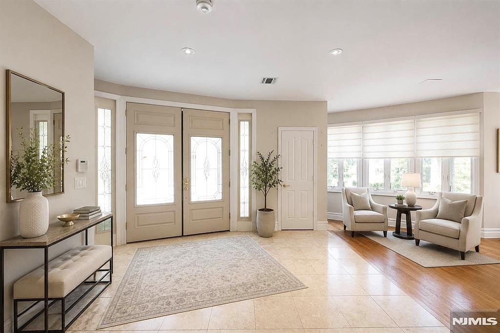 290 Dunkerhook Rd Paramus, NJ 07652 - Thumbnail 5