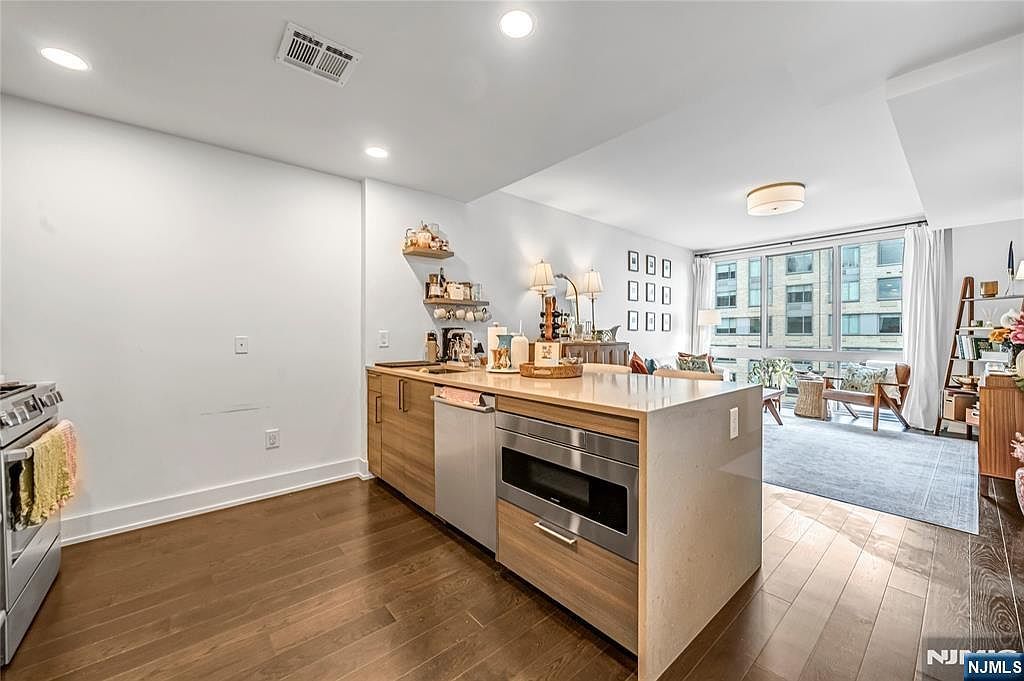 201 Marin Blvd #8080 Jersey City, NJ 07302 - Thumbnail 5