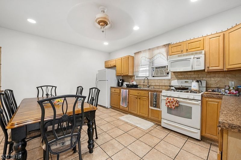 80 Heckel St Belleville, NJ 07109 - Thumbnail 5