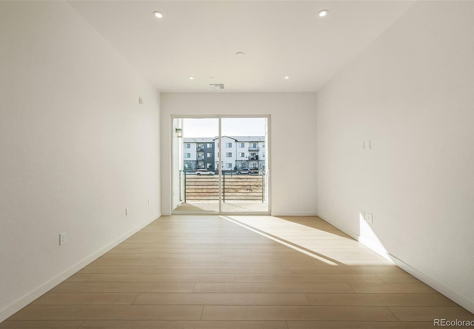 6153 N Ceylon St Building 3-106 Denver, CO 80249 - Thumbnail 5