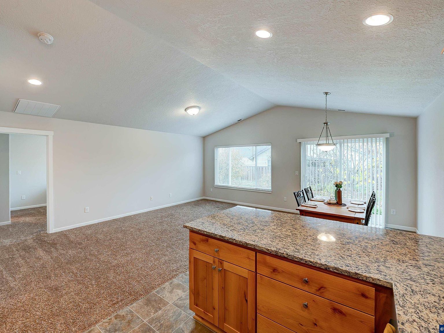 482 SE Isenberg St Dallas, OR 97338 - Thumbnail 5