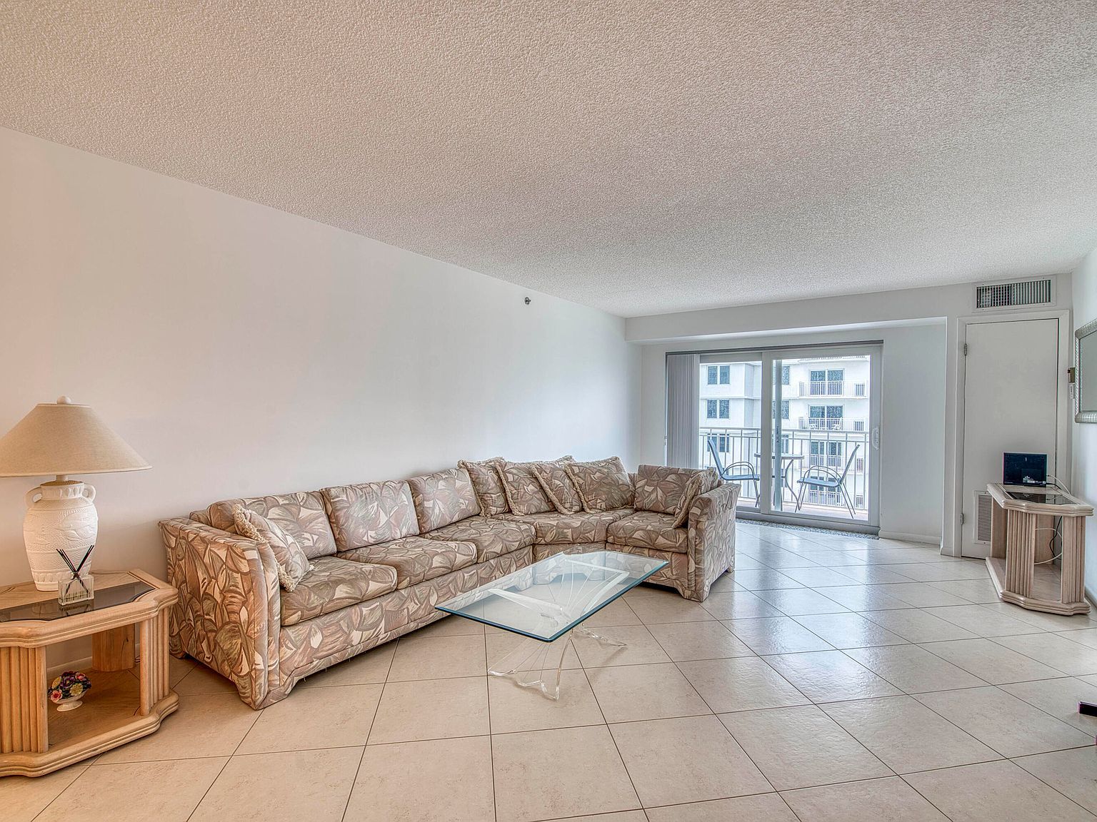 3221 S Ocean Blvd APT 501 Highland Beach, FL 33487 - Thumbnail 5