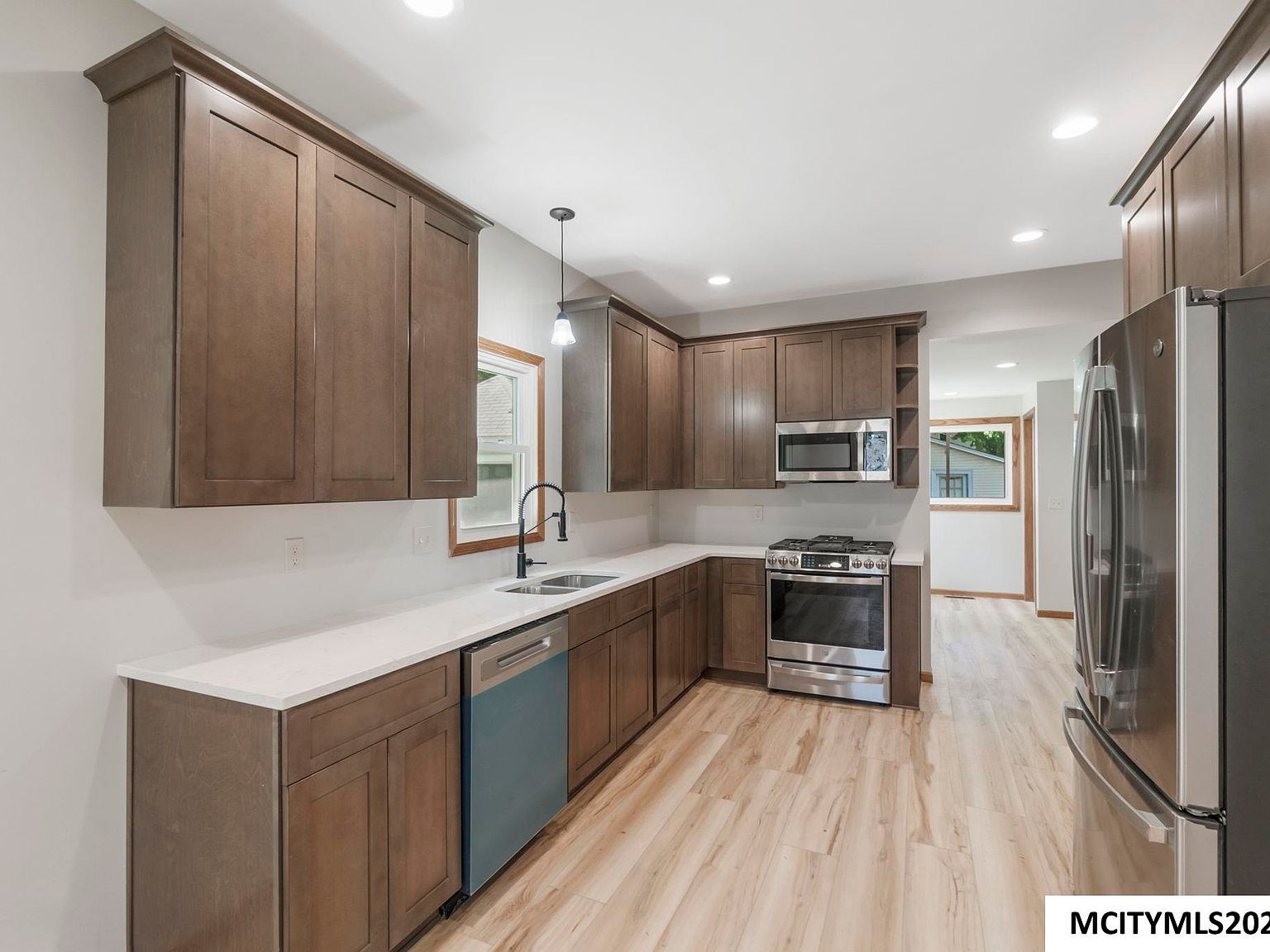 612 S Carolina Ave Mason City, IA 50401 - Thumbnail 5