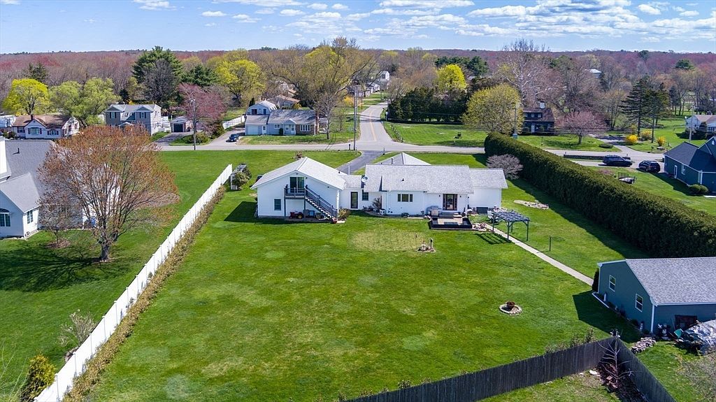 136 Old Fall River Rd Swansea, MA 02777 - Thumbnail 5
