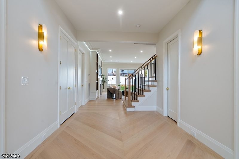 333 Harrison St Paramus, NJ 07652 - Thumbnail 5