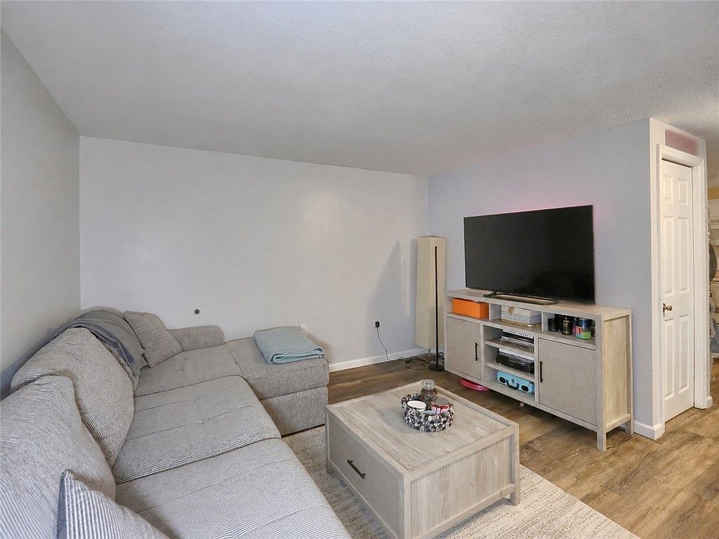 517 Ridge Ave Carnegie, PA 15106 - Thumbnail 5