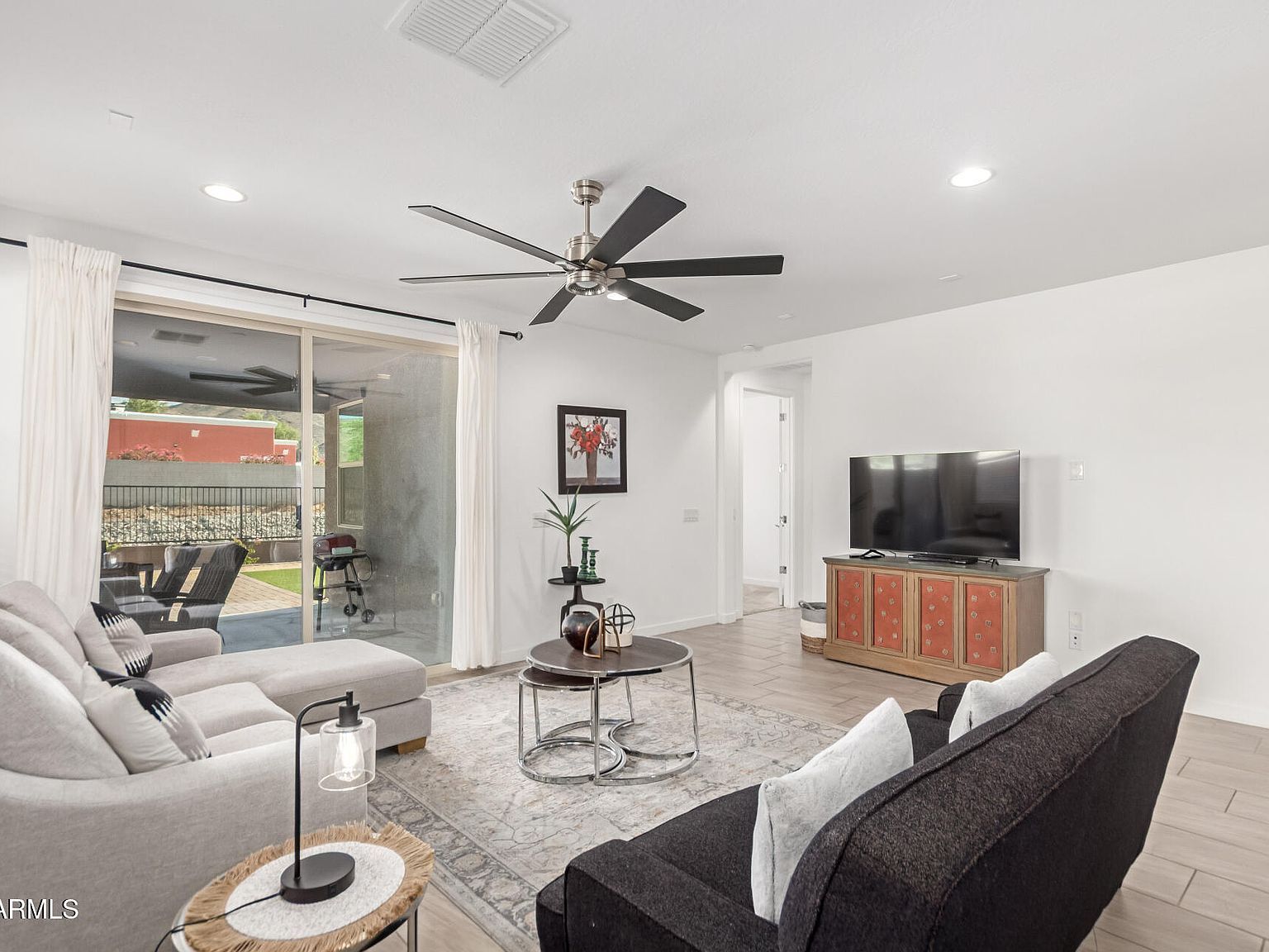 1511 W Corral Rd Phoenix, AZ 85041 - Thumbnail 5