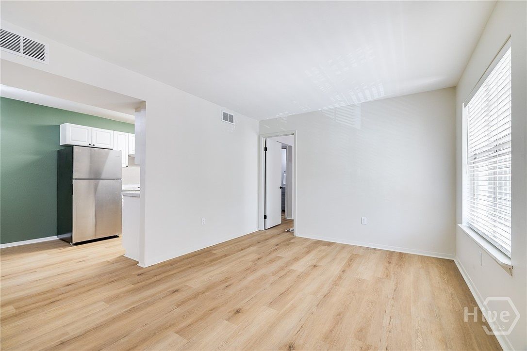 401 N Cromwell Rd #T-5 Savannah, GA 31410 - Thumbnail 5