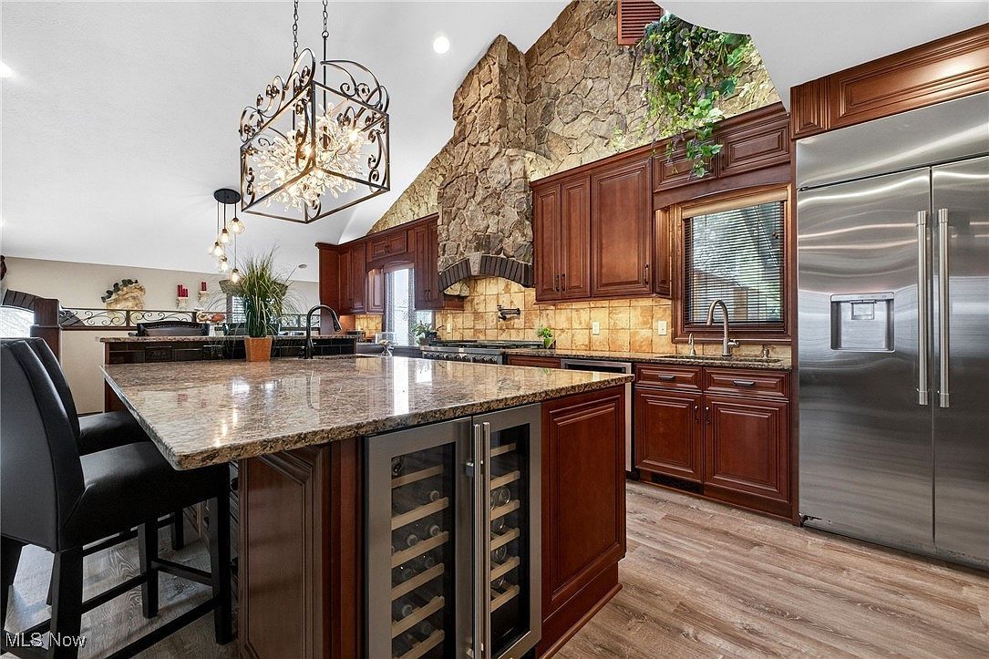 13817 Lakewood Heights Blvd Cleveland, OH 44107 - Thumbnail 5