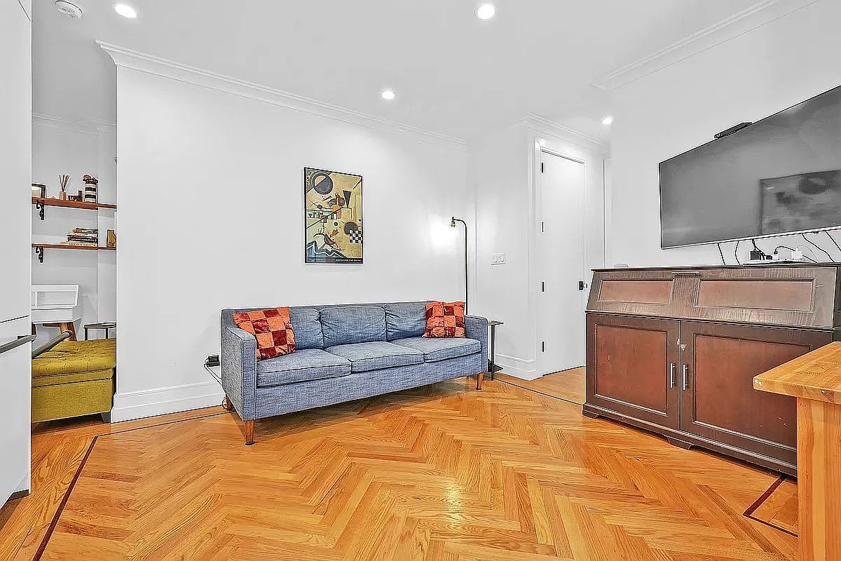 24-39 38th St #D1 Astoria, NY 11103 - Thumbnail 5