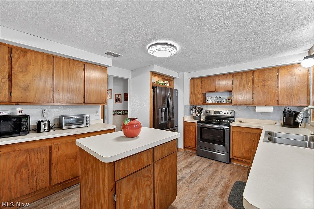 9239 Lakeside Dr Streetsboro, OH 44241 - Thumbnail 5